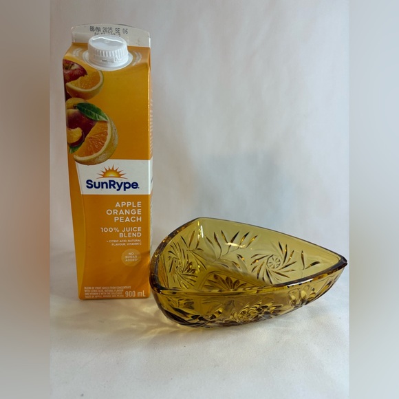 Vintage Atlas Glass, starburst triangle candy, or trinket dish - Picture 4 of 6